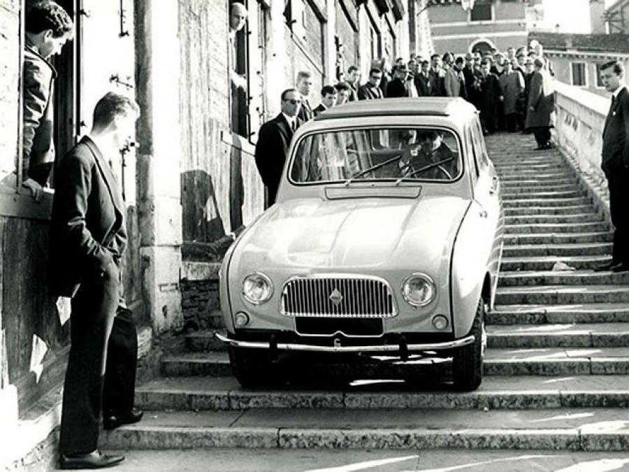  Renault 4 1961 года  (фото 4 из 10)